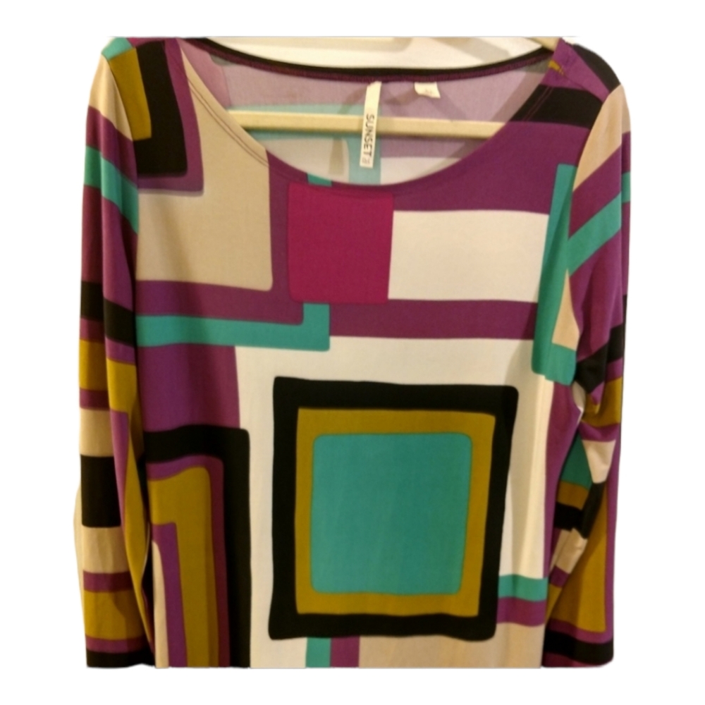 NWOT Long Geometric Pattern Blouse Size L